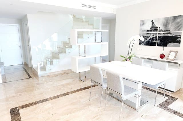 3 sovrum Takvåning till salu i New Golden Mile, Estepona - 799 000 € (Ref: 9449392)