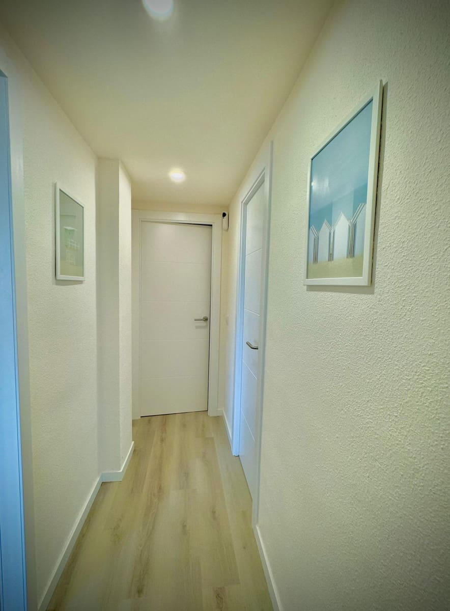 2 bedroom Apartment for sale in La Duquesa / Puerto de la Duquesa - € 355,000 (Ref: 9455983)