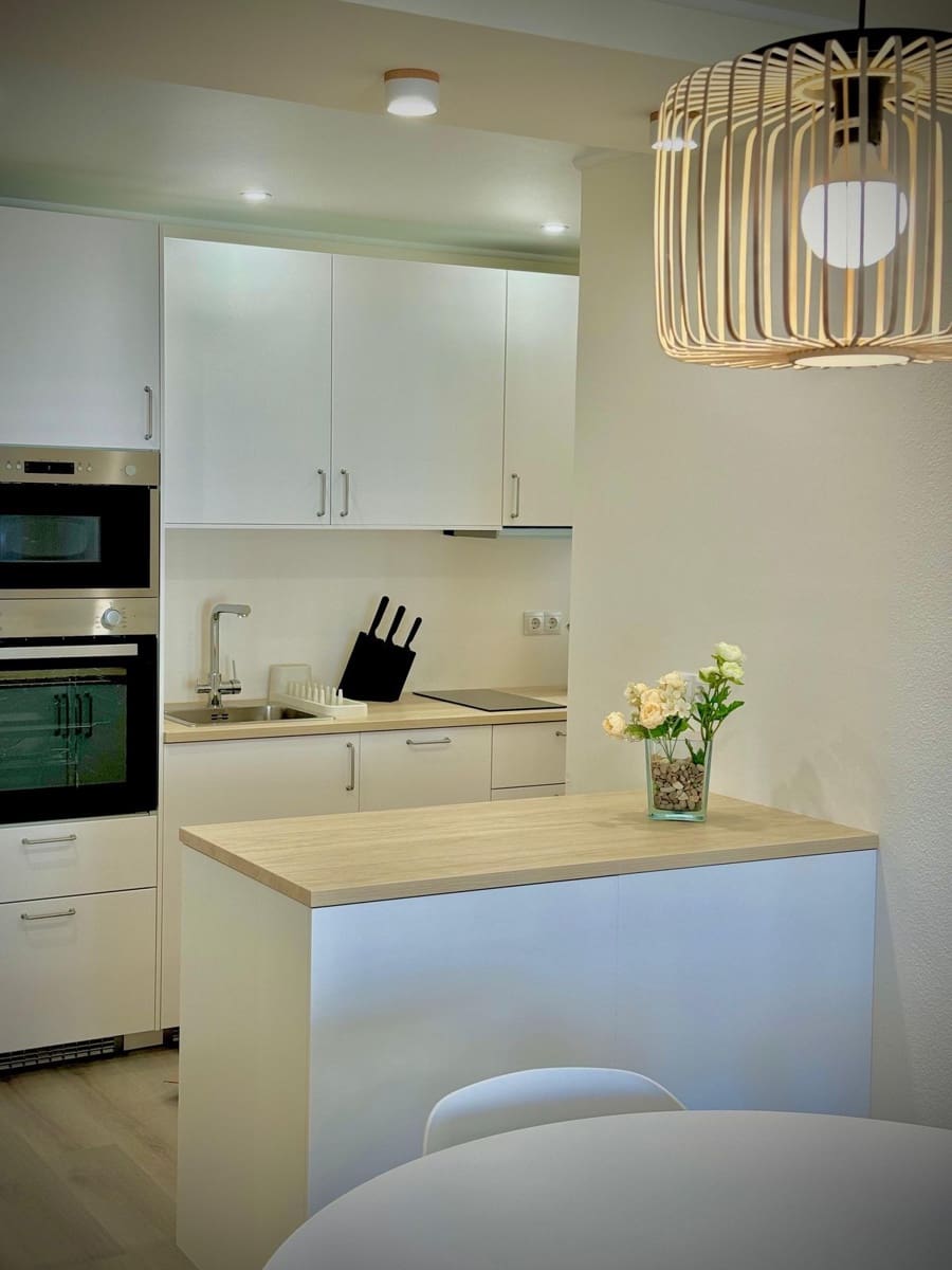 2 bedroom Apartment for sale in La Duquesa / Puerto de la Duquesa - € 355,000 (Ref: 9455983)