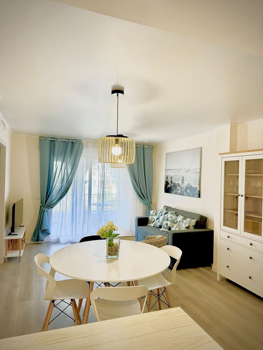 2 bedroom Apartment for sale in La Duquesa / Puerto de la Duquesa - € 355,000 (Ref: 9455983)