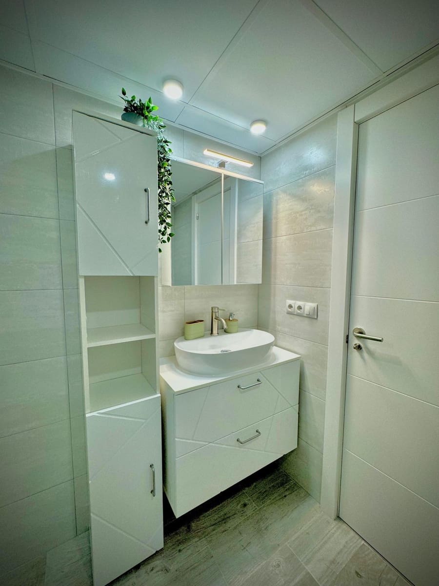 2 bedroom Apartment for sale in La Duquesa / Puerto de la Duquesa - € 355,000 (Ref: 9455983)