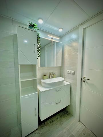 2 bedroom Apartment for sale in La Duquesa / Puerto de la Duquesa, Manilva - € 355,000 (Ref: 9455983)