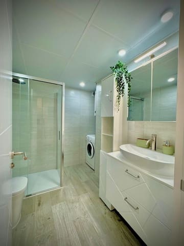 2 bedroom Apartment for sale in La Duquesa / Puerto de la Duquesa, Manilva - € 355,000 (Ref: 9455983)