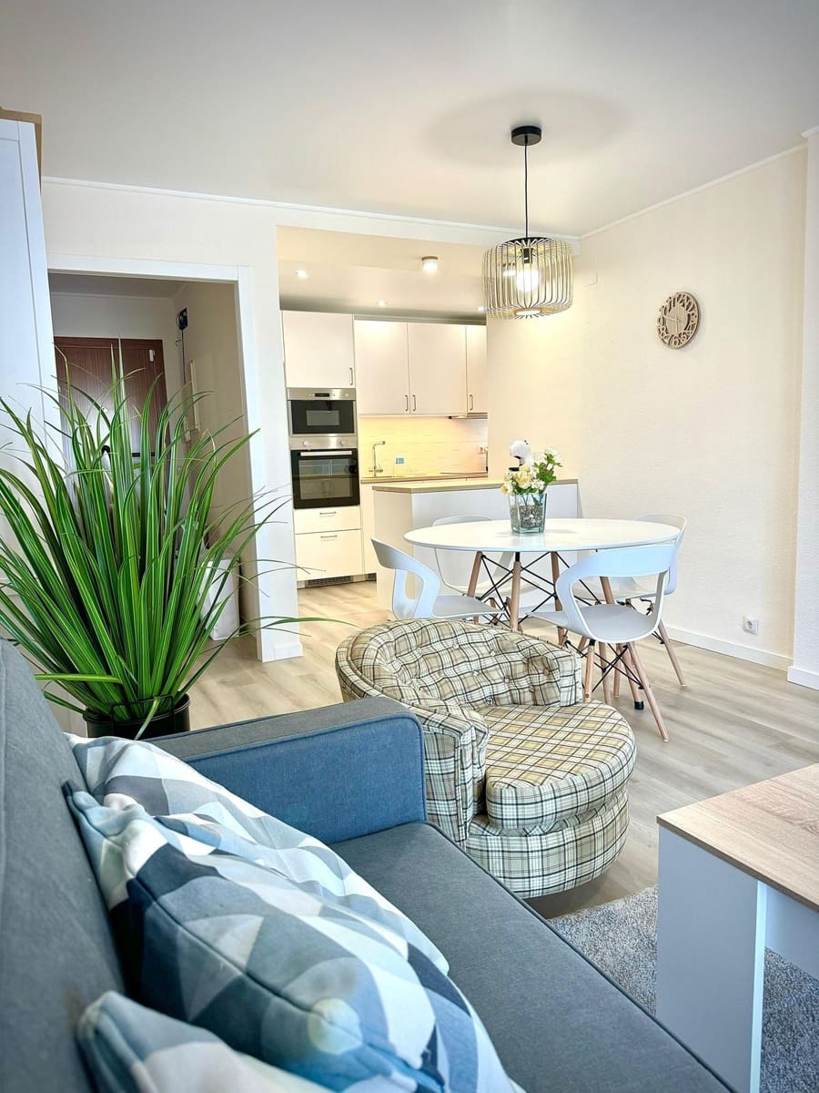 2 bedroom Apartment for sale in La Duquesa / Puerto de la Duquesa - € 355,000 (Ref: 9455983)