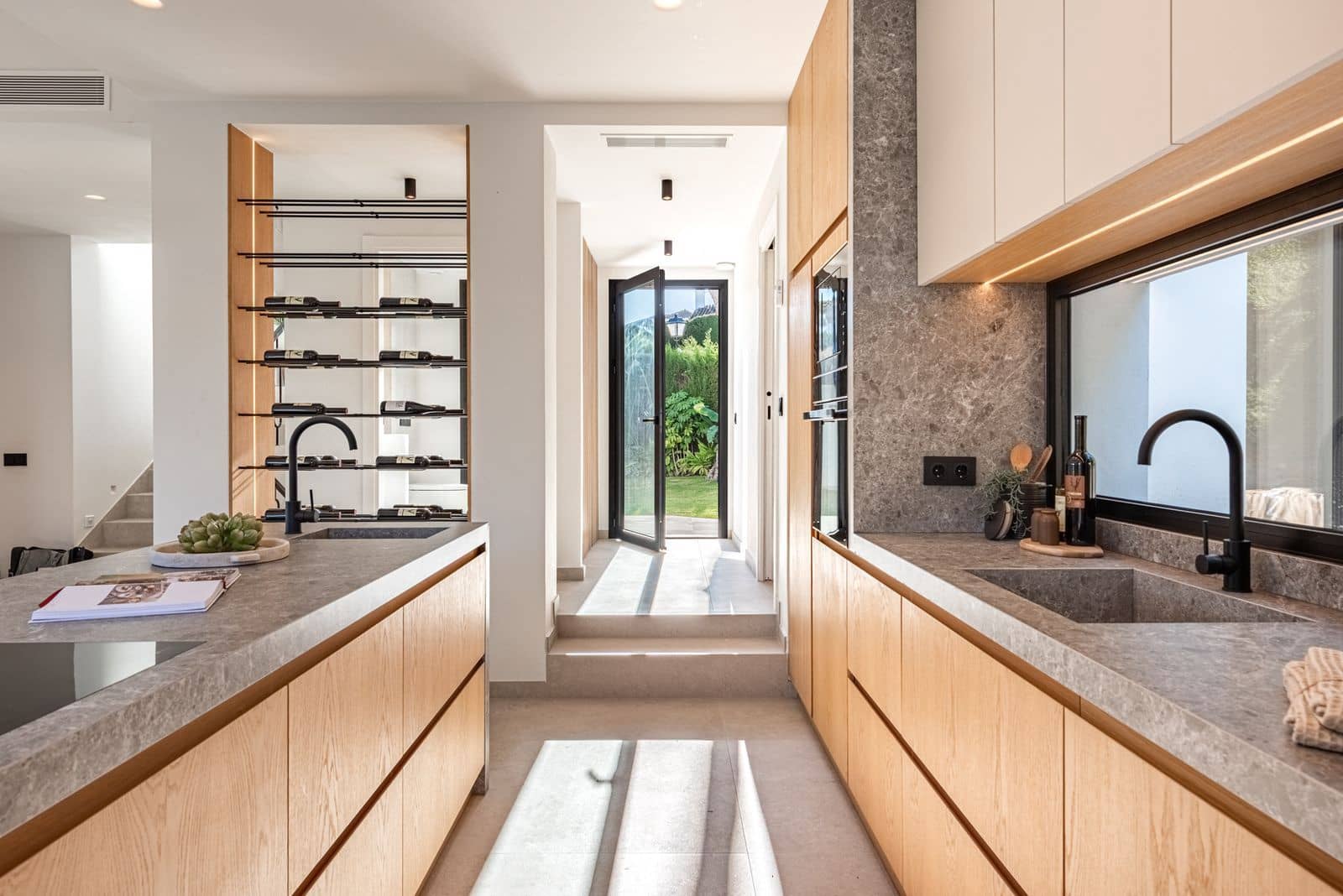 4 soveværelse Villa til salg i Nueva Andalucia - € 3.495.000 (Ref: 9455984)