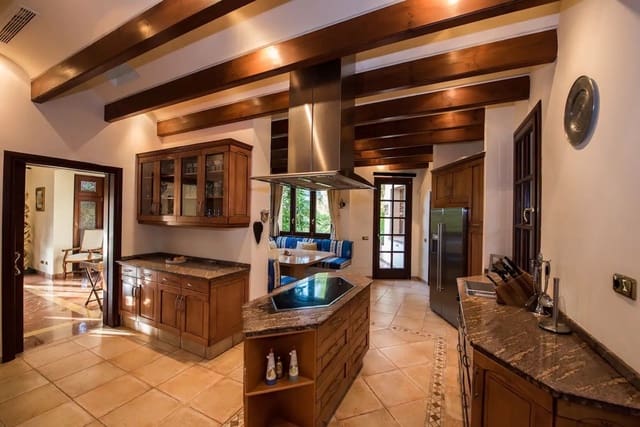 Chalet de 8 habitaciones en La Zagaleta, Benahavís en venta - 5.850.000 € (Ref: 9455987)