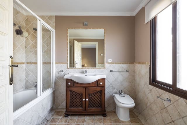 6 sypialnia Willa na sprzedaż w El Paraíso, Benahavís - 1 950 000 € (Ref: 9455990)