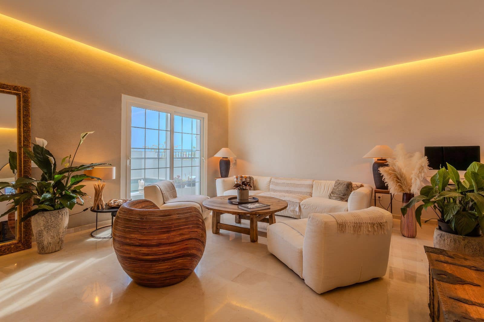 4 makuuhuone Paritalo myytävänä paikassa Nueva Andalucia - 2 395 000 € (Ref: 9455991)