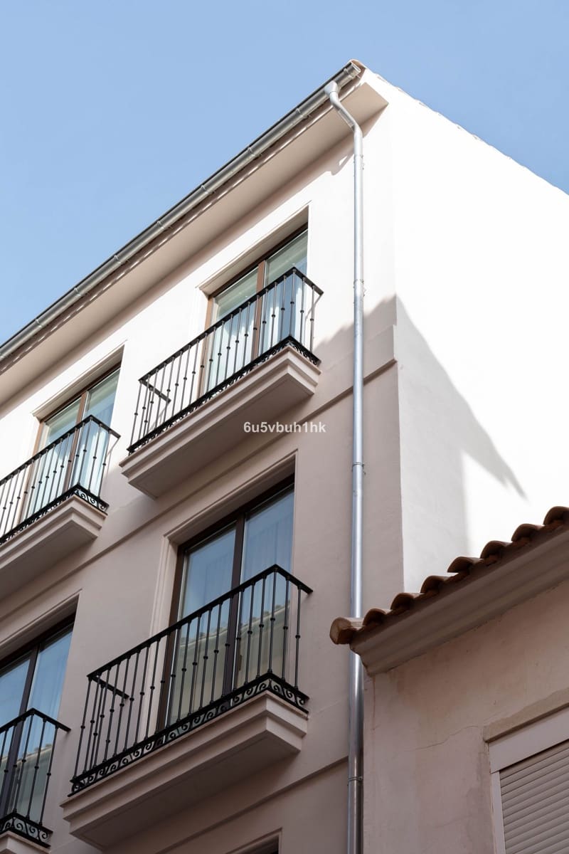 15 bedroom Townhouse for sale in Malaga city - € 4,800,000 (Ref: 9455992)