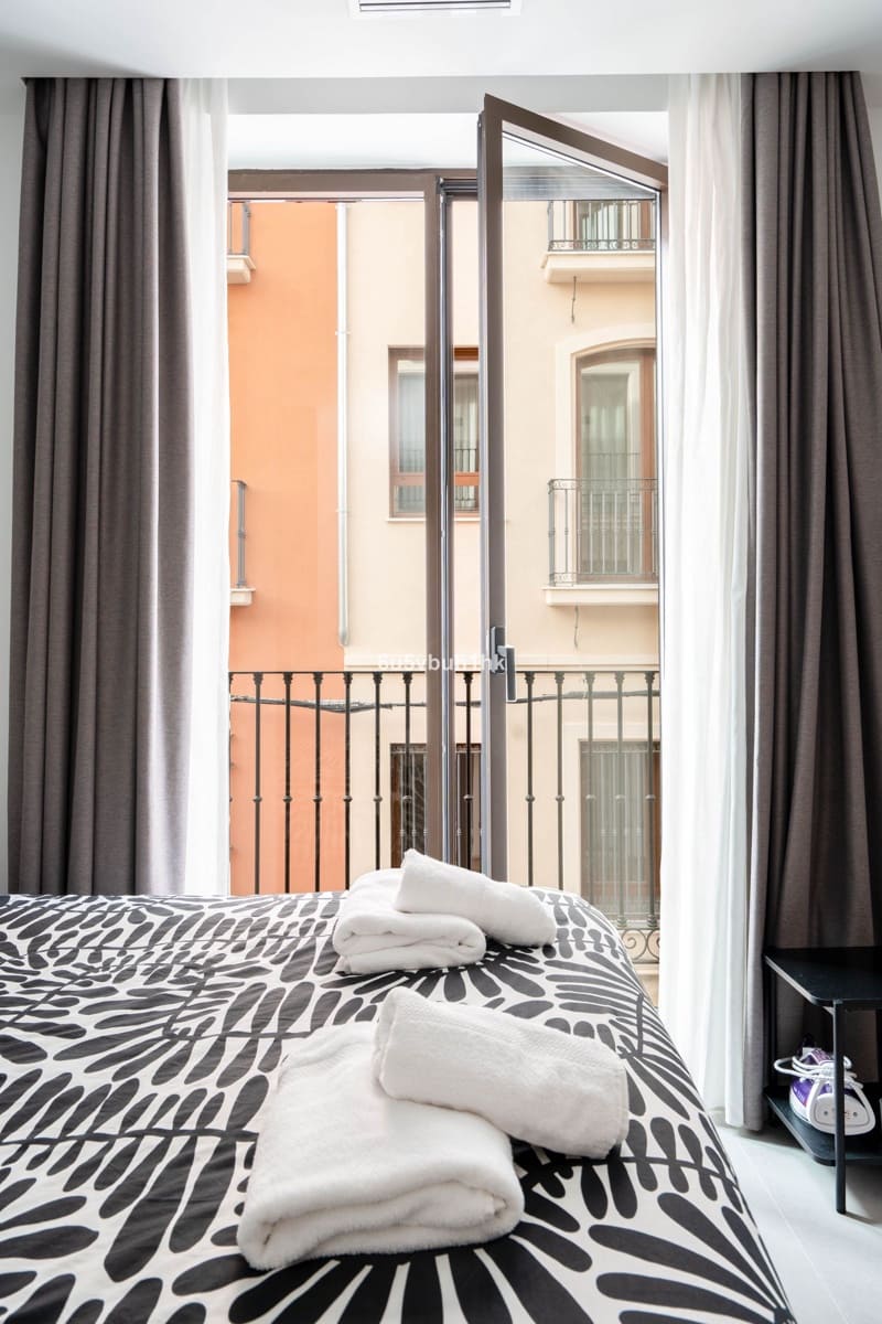 15 bedroom Townhouse for sale in Malaga city - € 4,800,000 (Ref: 9455992)