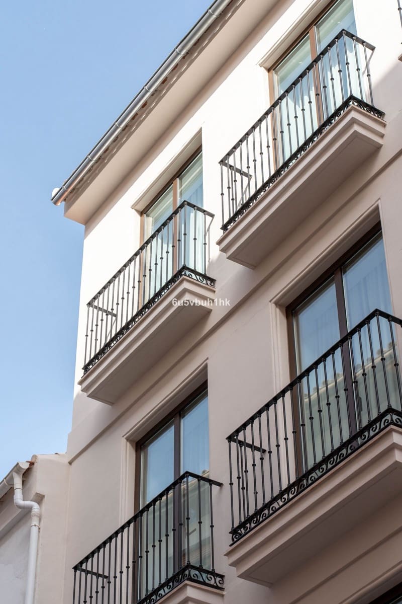 15 bedroom Townhouse for sale in Malaga city - € 4,800,000 (Ref: 9455992)