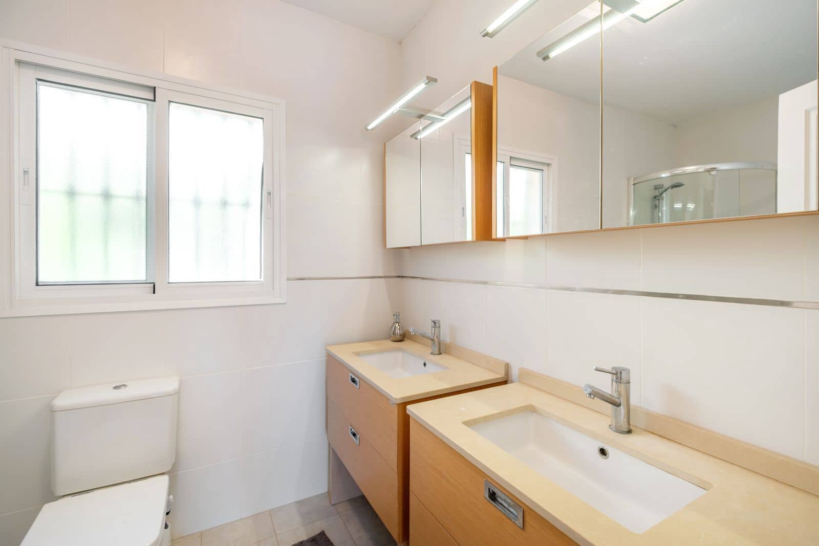 4 makuuhuone Omakotitalo myytävänä paikassa La Quinta - 1 050 000 € (Ref: 9455993)