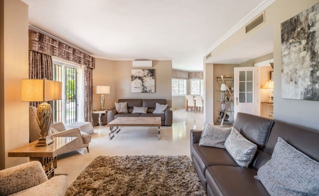 4 makuuhuone Omakotitalo myytävänä paikassa La Quinta, Benahavís - 1 050 000 € (Ref: 9455993)