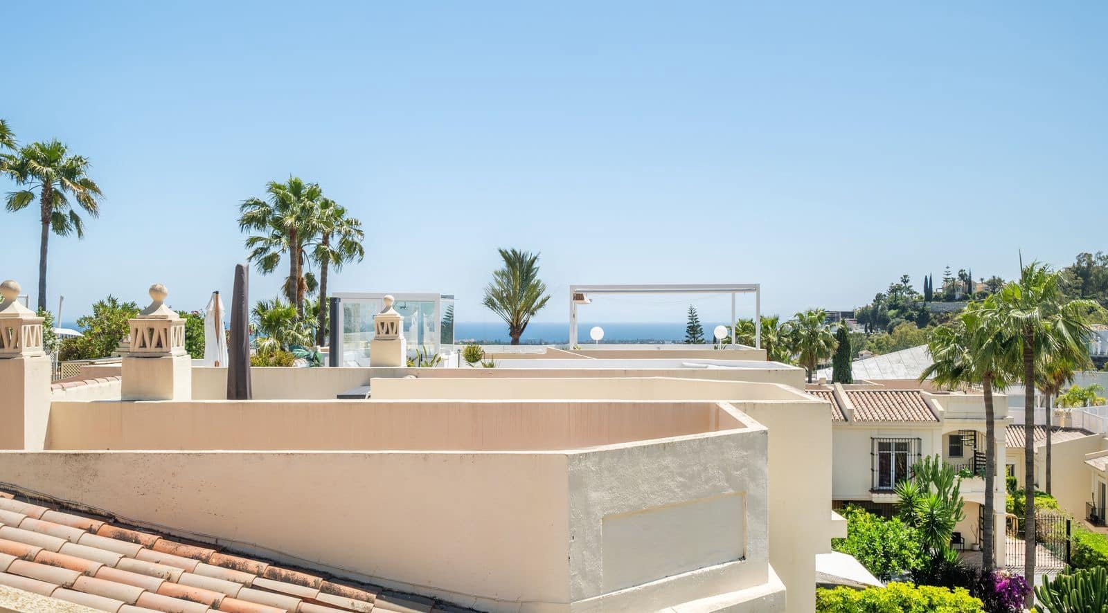 4 makuuhuone Omakotitalo myytävänä paikassa La Quinta - 1 050 000 € (Ref: 9455993)