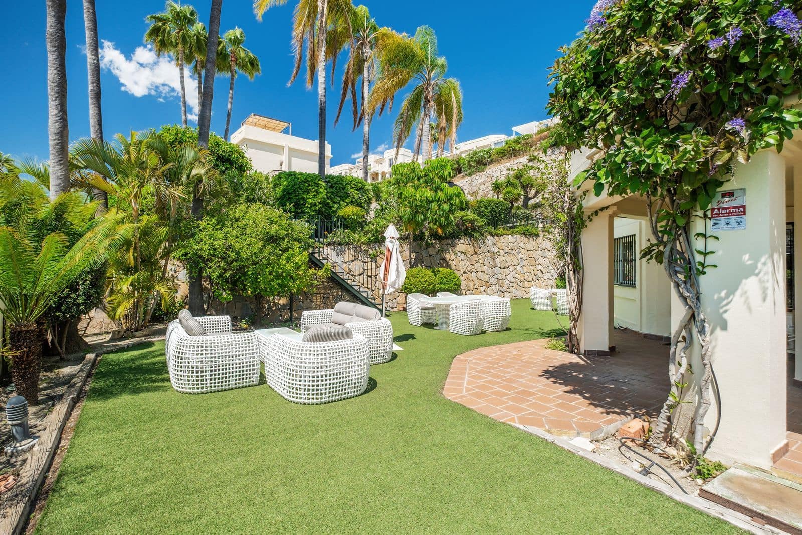 4 makuuhuone Omakotitalo myytävänä paikassa La Quinta - 1 050 000 € (Ref: 9455993)