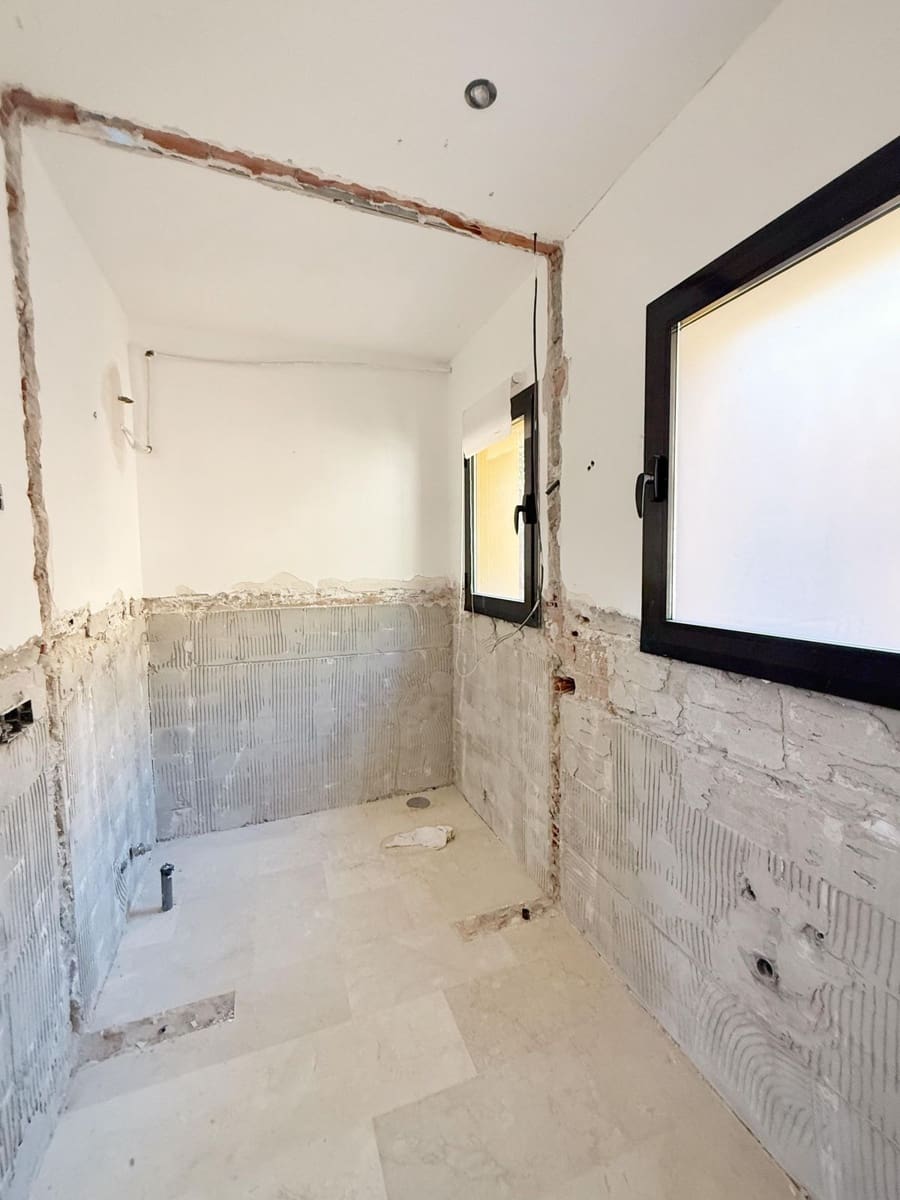 5 bedroom Villa for sale in Elviria - € 1,450,000 (Ref: 9455998)