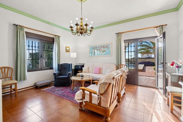 Chalet de 5 habitaciones en Arroyo de la Miel, Benalmádena en venta - 1.100.000 € (Ref: 9456001)