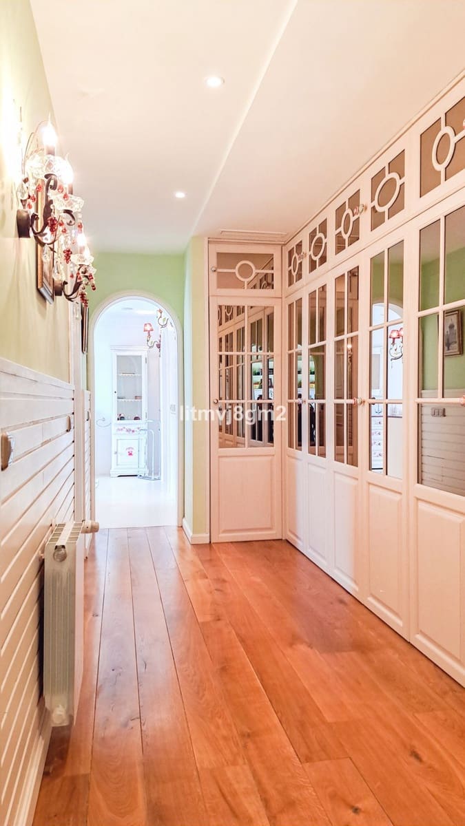 5 slaapkamer Villa te koop in Benahavis - € 1.900.000 (Ref: 9456002)