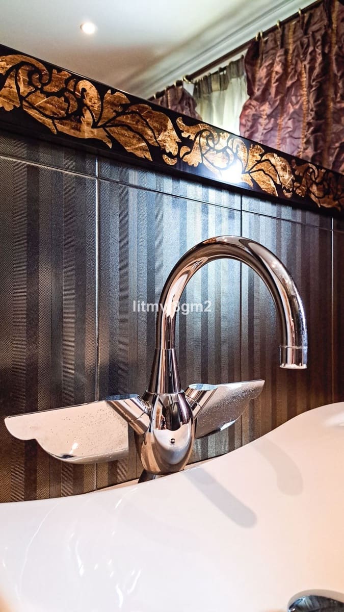 5 slaapkamer Villa te koop in Benahavis - € 1.900.000 (Ref: 9456002)