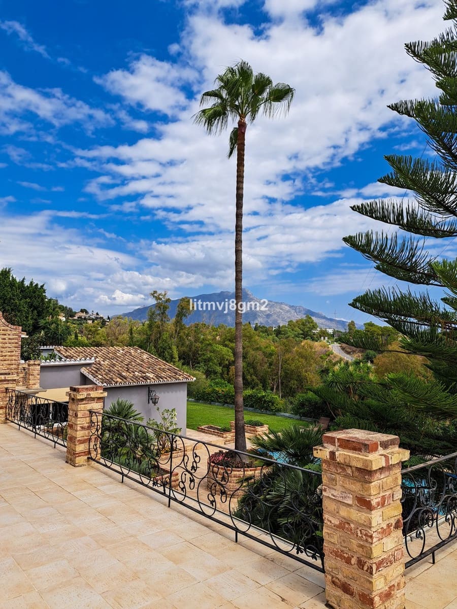 5 slaapkamer Villa te koop in Benahavis - € 1.900.000 (Ref: 9456002)