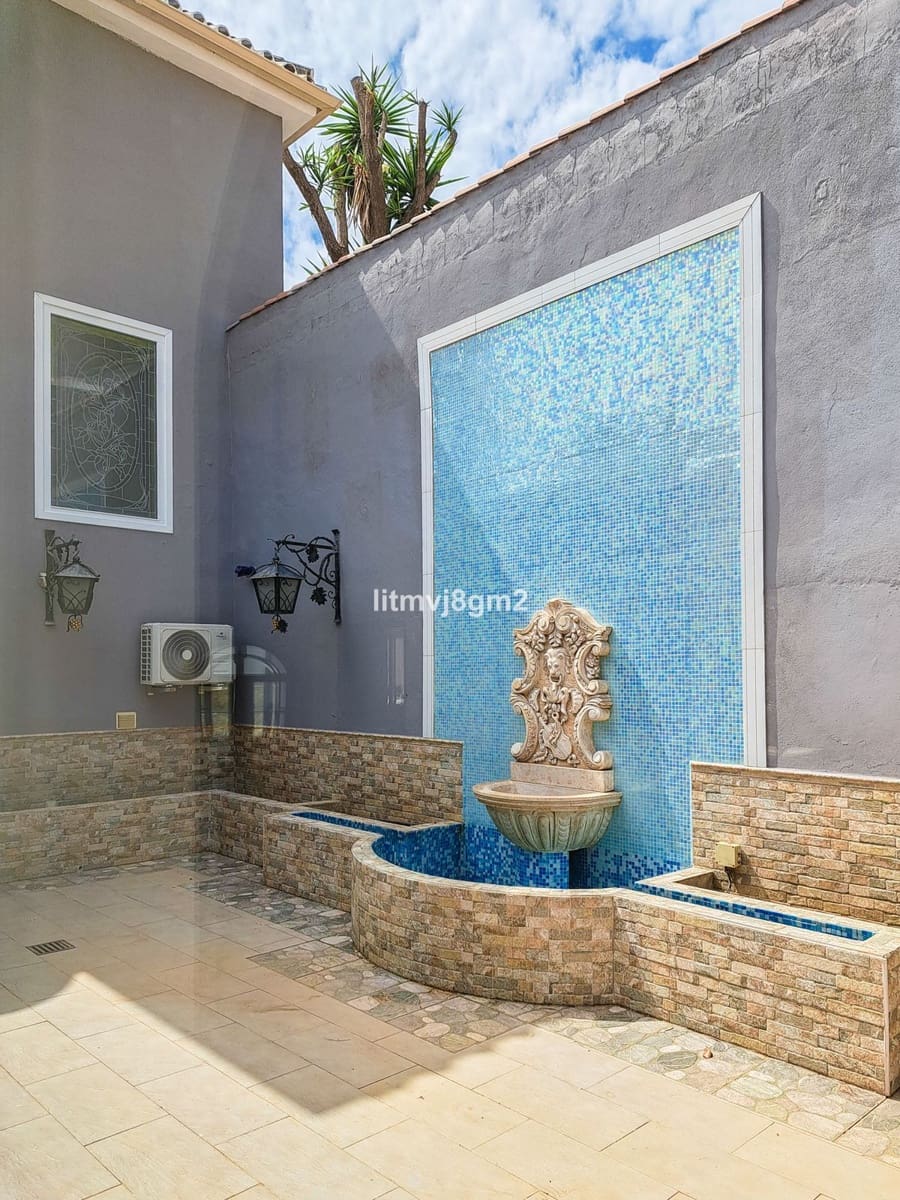 5 slaapkamer Villa te koop in Benahavis - € 1.900.000 (Ref: 9456002)