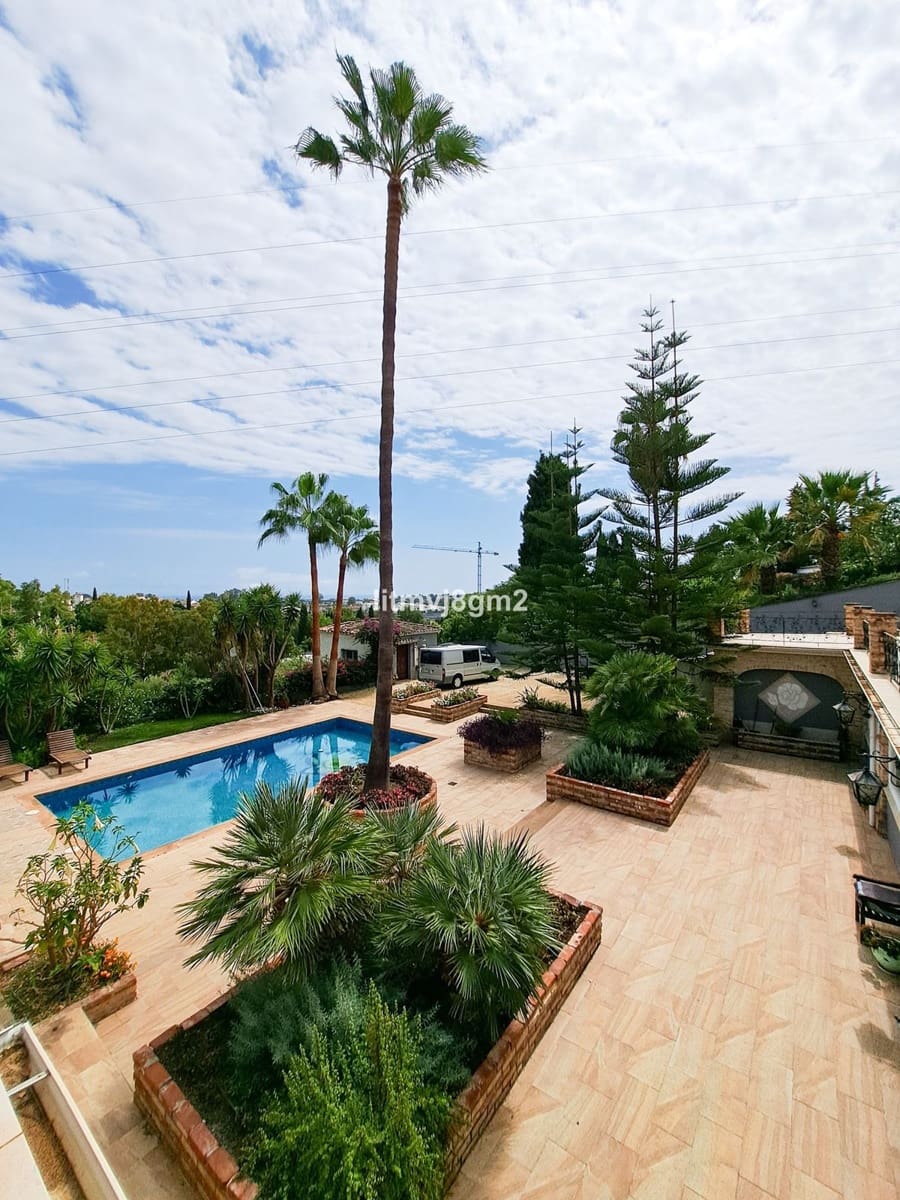 5 slaapkamer Villa te koop in Benahavis - € 1.900.000 (Ref: 9456002)