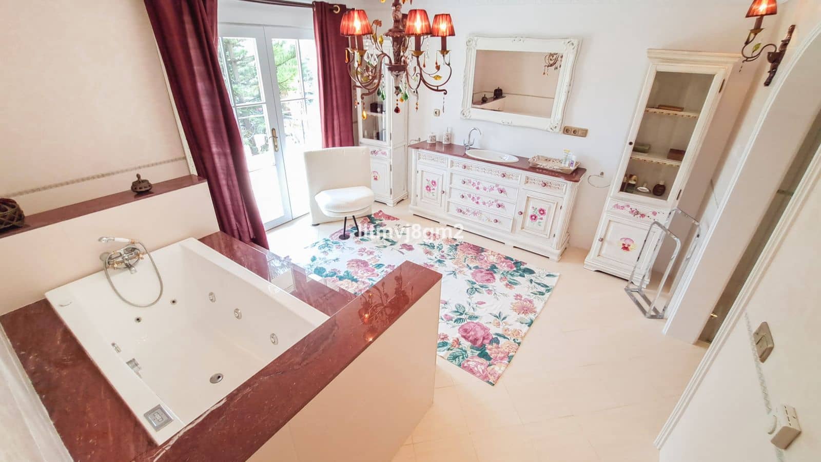 5 slaapkamer Villa te koop in Benahavis - € 1.900.000 (Ref: 9456002)