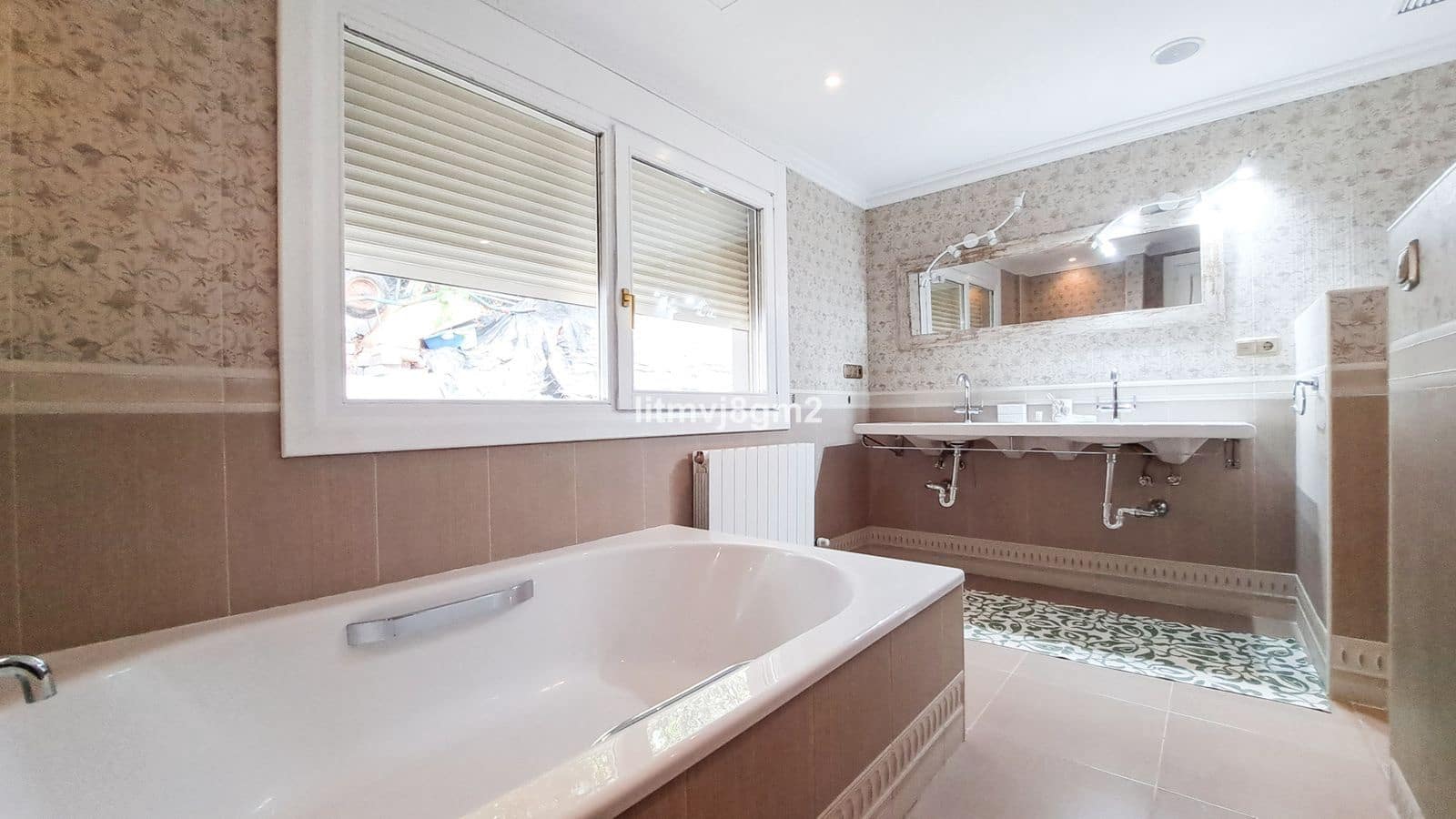 5 slaapkamer Villa te koop in Benahavis - € 1.900.000 (Ref: 9456002)