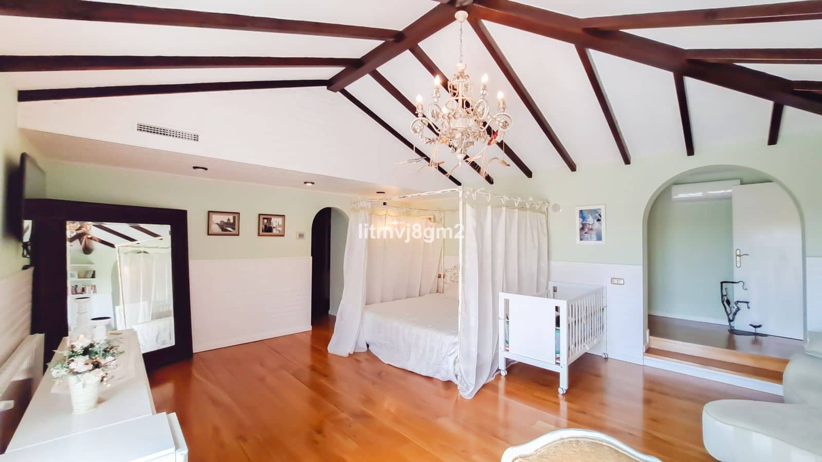 5 slaapkamer Villa te koop in Benahavis - € 1.900.000 (Ref: 9456002)