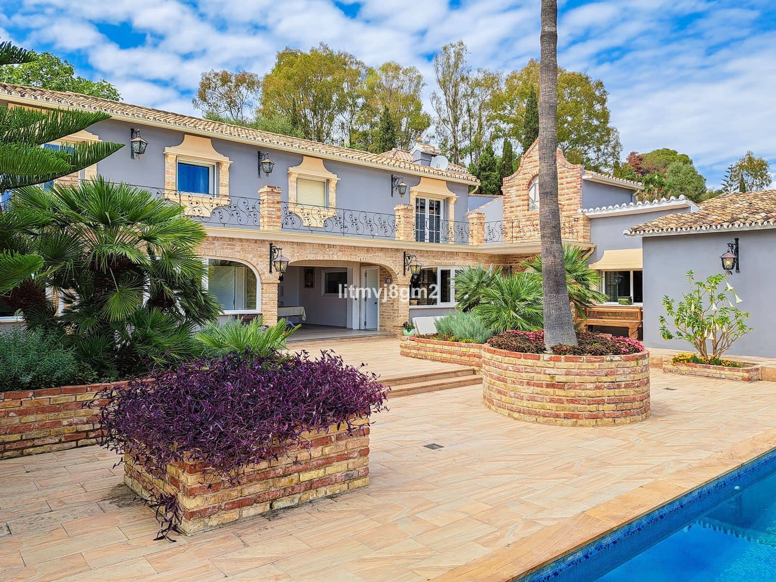 5 slaapkamer Villa te koop in Benahavis - € 1.900.000 (Ref: 9456002)