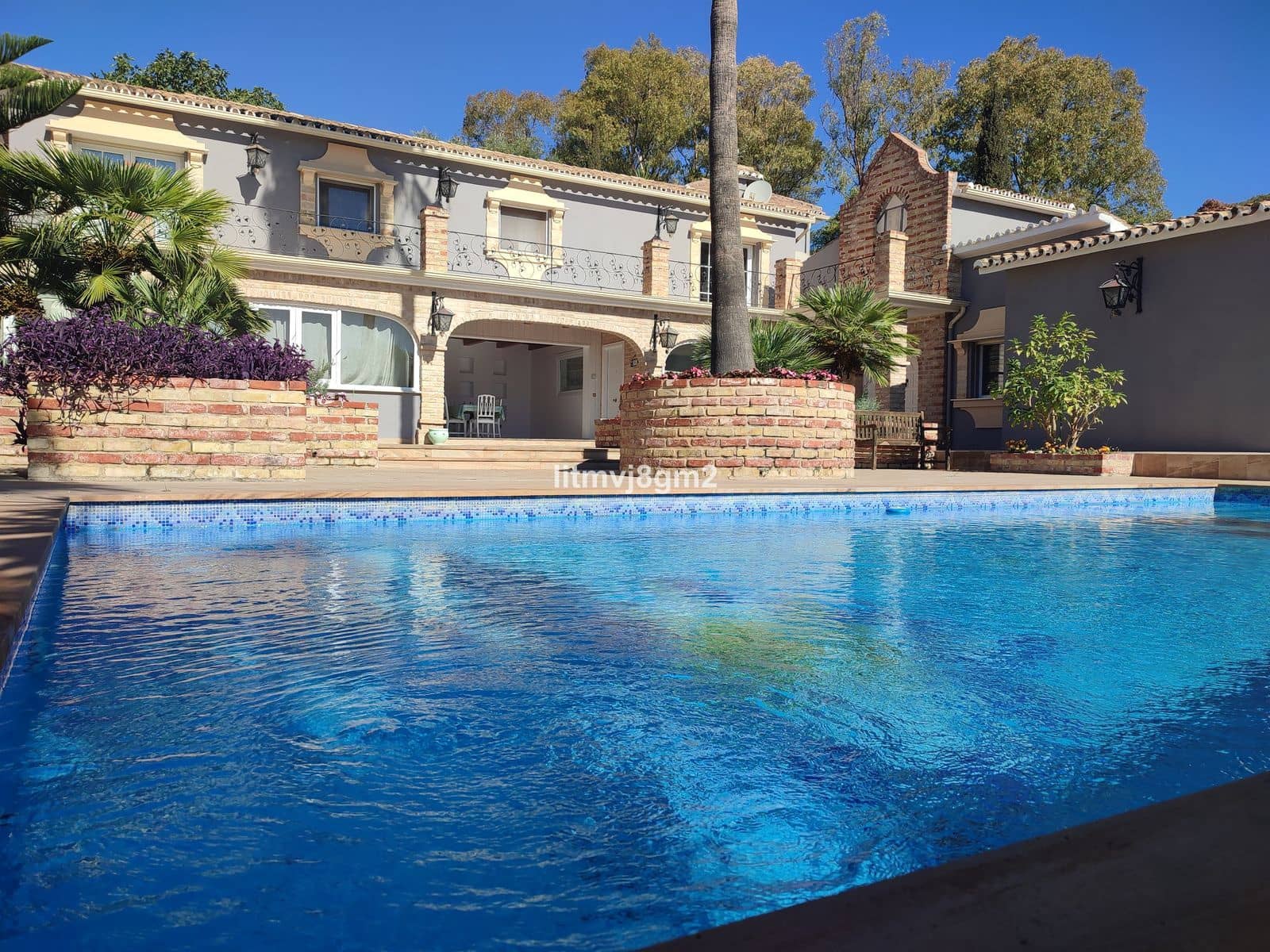 5 slaapkamer Villa te koop in Benahavis - € 1.900.000 (Ref: 9456002)