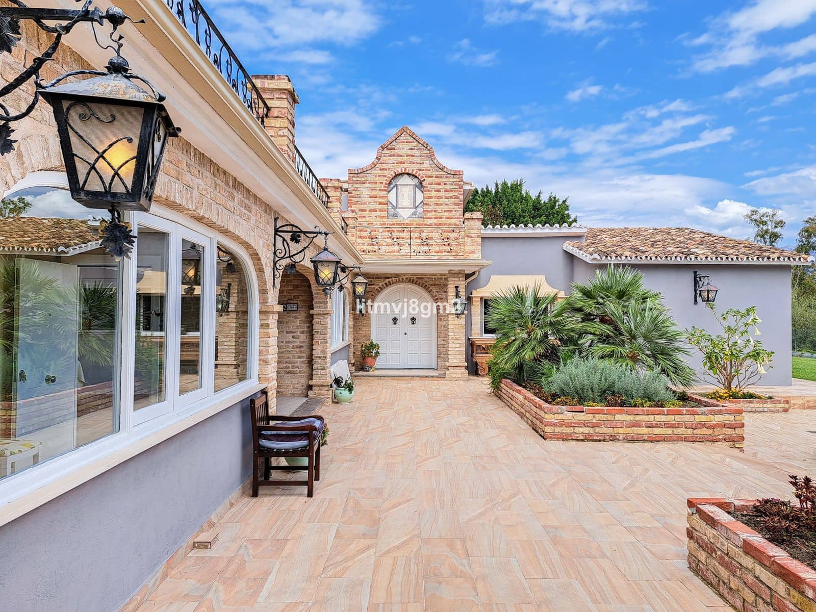 5 slaapkamer Villa te koop in Benahavis - € 1.900.000 (Ref: 9456002)