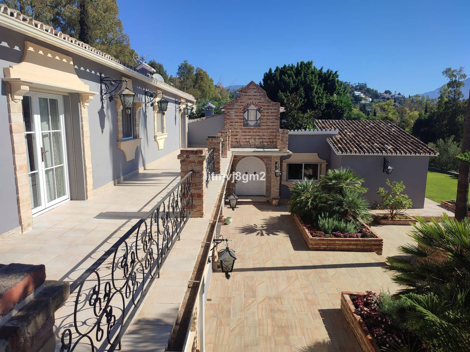 5 slaapkamer Villa te koop in Benahavis - € 1.900.000 (Ref: 9456002)