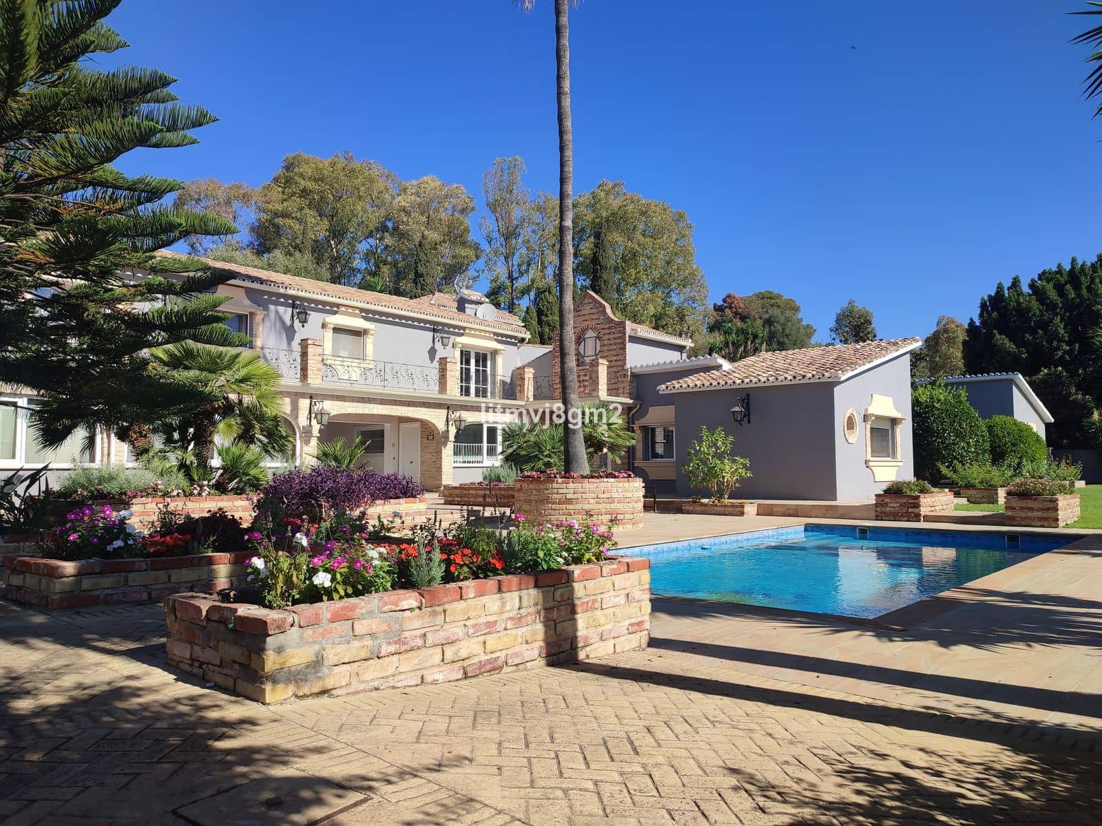 5 slaapkamer Villa te koop in Benahavis - € 1.900.000 (Ref: 9456002)