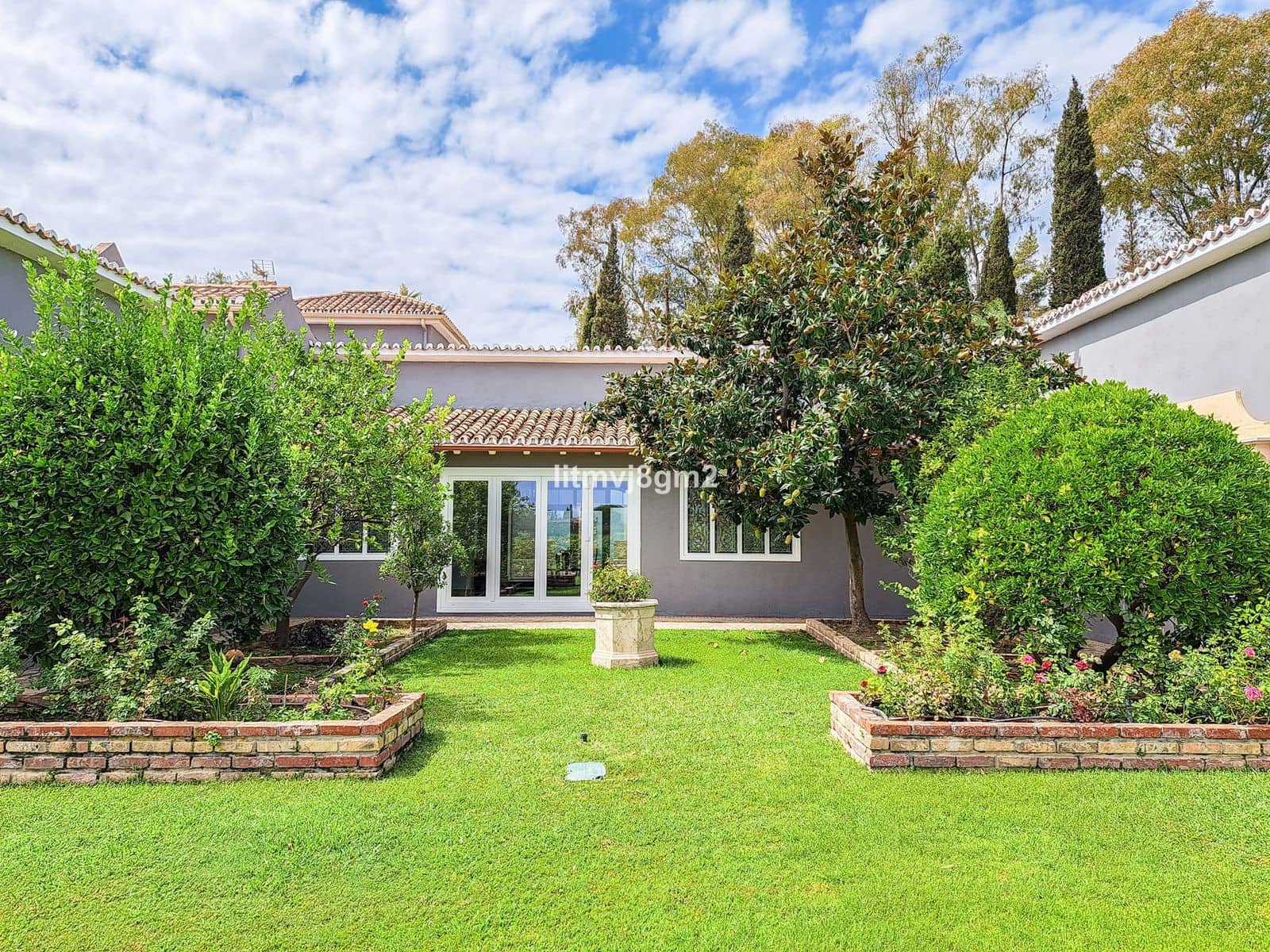 5 slaapkamer Villa te koop in Benahavis - € 1.900.000 (Ref: 9456002)