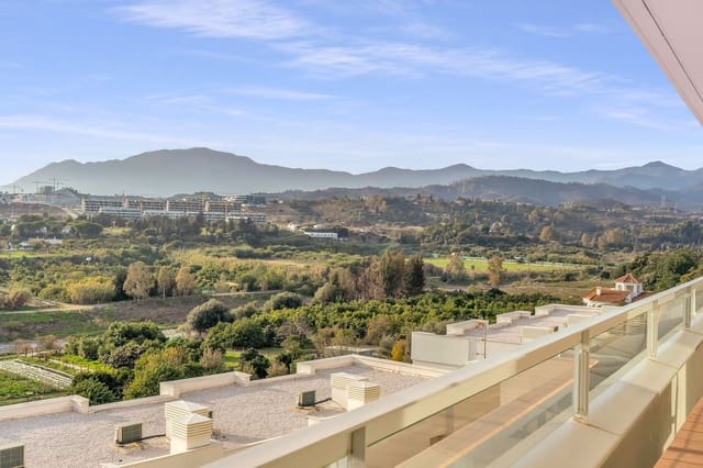 2 bedroom Apartment for sale in Cancelada, Estepona - € 410,000 (Ref: 9456003)