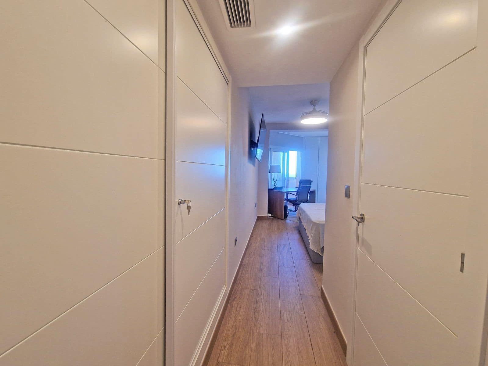 Apartamento de 3 habitaciones en Calahonda en venta - 395.000 € (Ref: 9456005)