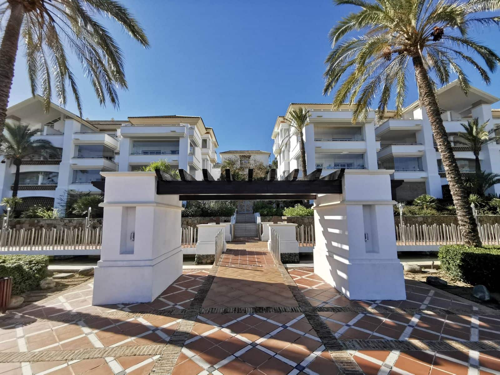 2 bedroom Apartment for sale in La Cala Golf - € 395,000 (Ref: 9456009)