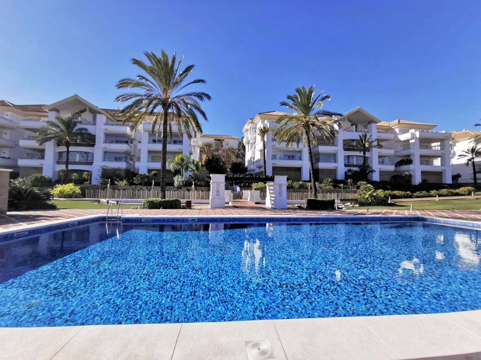 2 bedroom Apartment for sale in La Cala Golf - € 395,000 (Ref: 9456009)