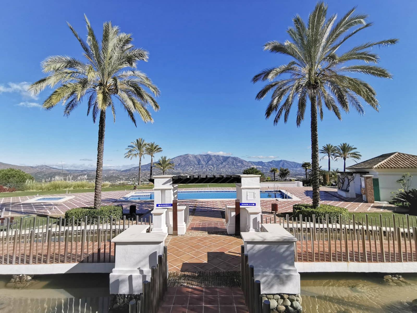 2 bedroom Apartment for sale in La Cala Golf - € 395,000 (Ref: 9456009)