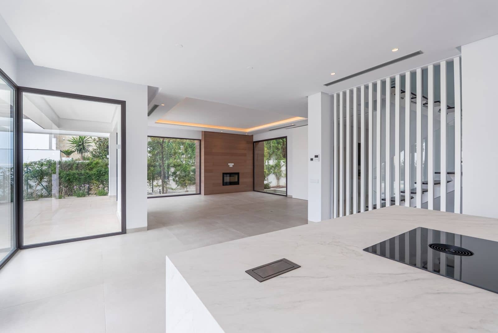 4 bedroom Villa for sale in Marbella - € 4,200,000 (Ref: 9456010)