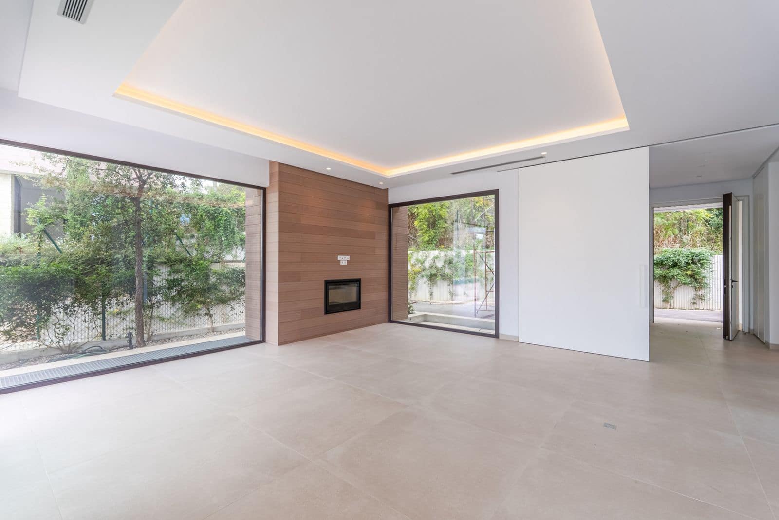 4 bedroom Villa for sale in Marbella - € 4,200,000 (Ref: 9456010)