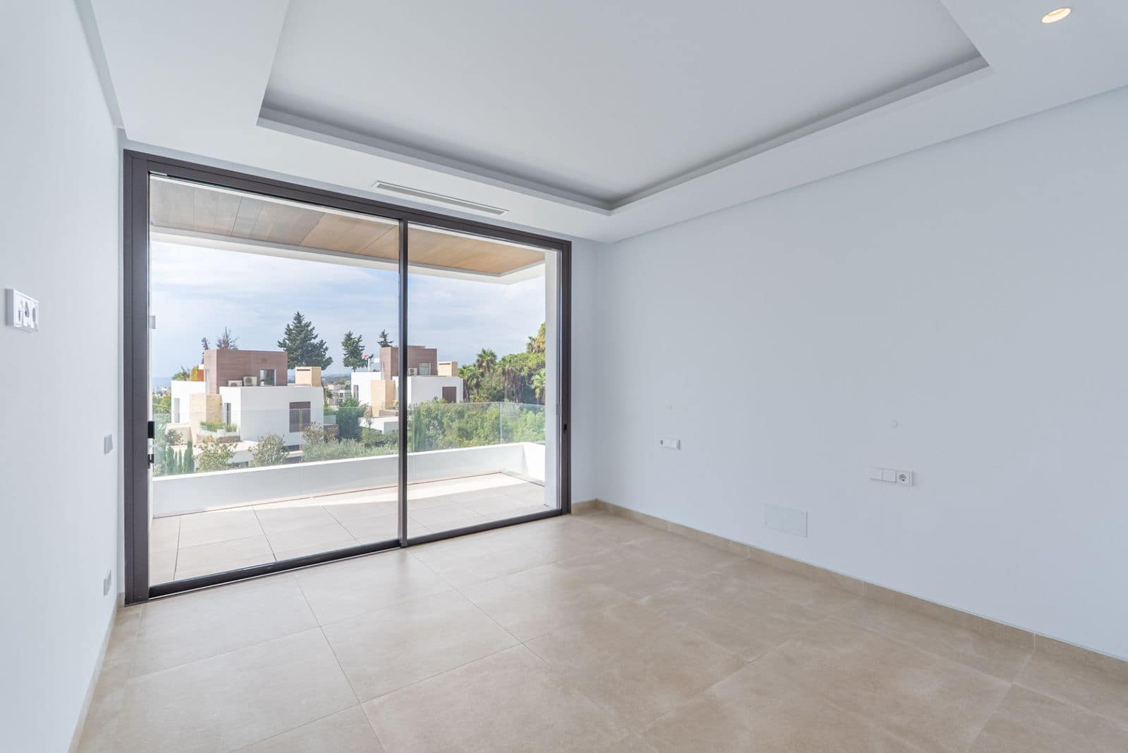 4 bedroom Villa for sale in Marbella - € 4,200,000 (Ref: 9456010)