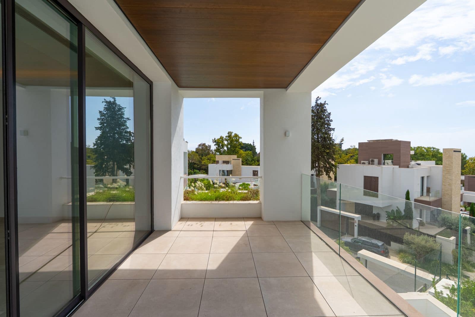 4 bedroom Villa for sale in Marbella - € 4,200,000 (Ref: 9456010)