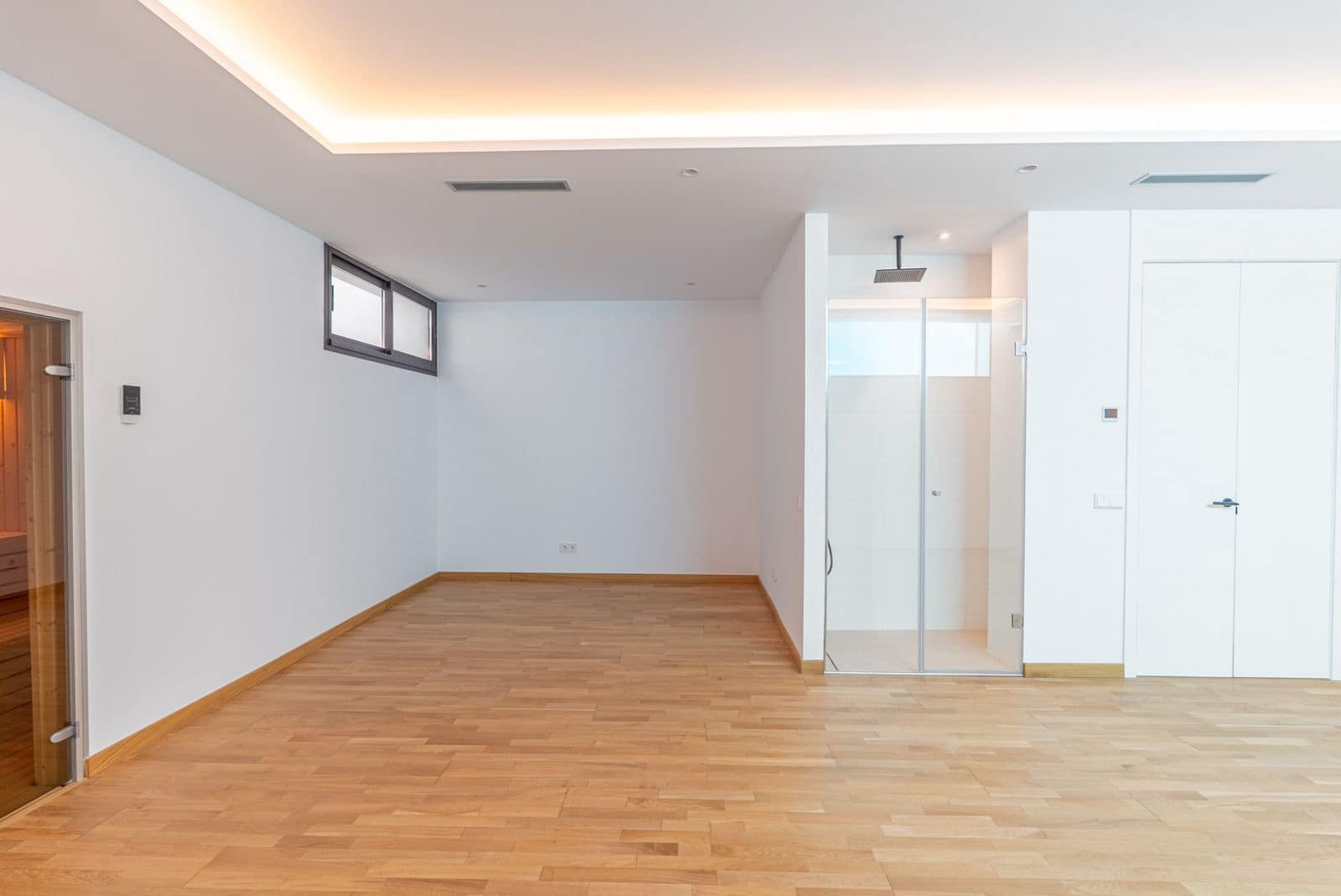 4 bedroom Villa for sale in Marbella - € 4,200,000 (Ref: 9456010)