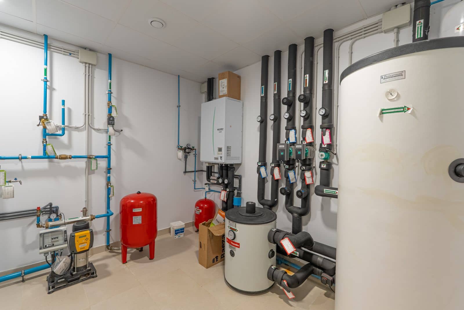 4 bedroom Villa for sale in Marbella - € 4,200,000 (Ref: 9456010)