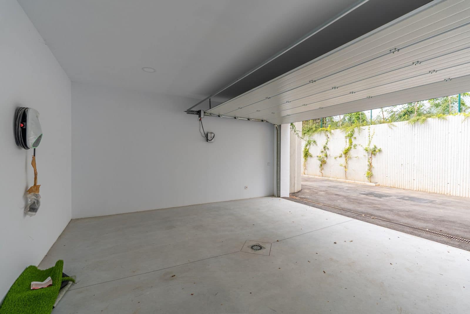 4 bedroom Villa for sale in Marbella - € 4,200,000 (Ref: 9456010)