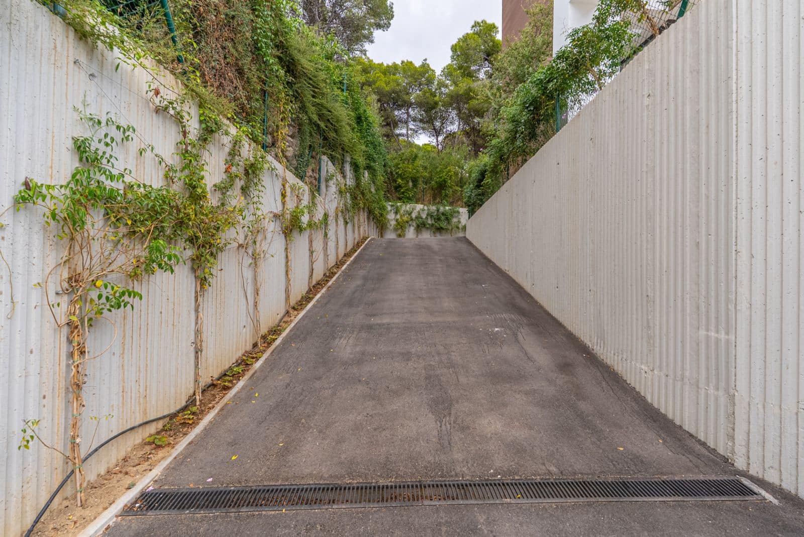 4 bedroom Villa for sale in Marbella - € 4,200,000 (Ref: 9456010)