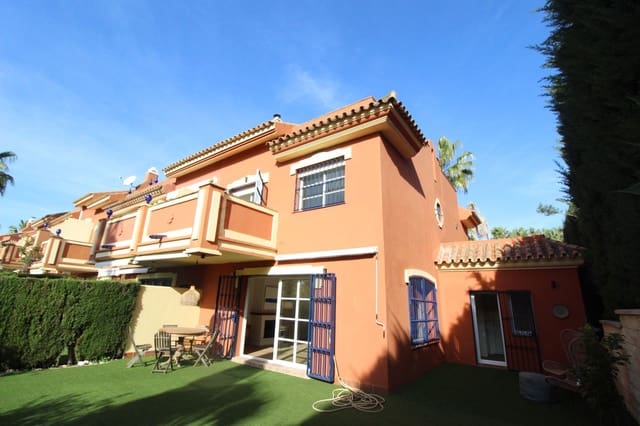4 bedroom Semi-detached Villa for sale in Atalaya-Isdabe, Estepona - € 690,000 (Ref: 9456011)