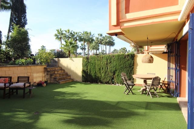 4 bedroom Semi-detached Villa for sale in Atalaya-Isdabe, Estepona - € 690,000 (Ref: 9456011)